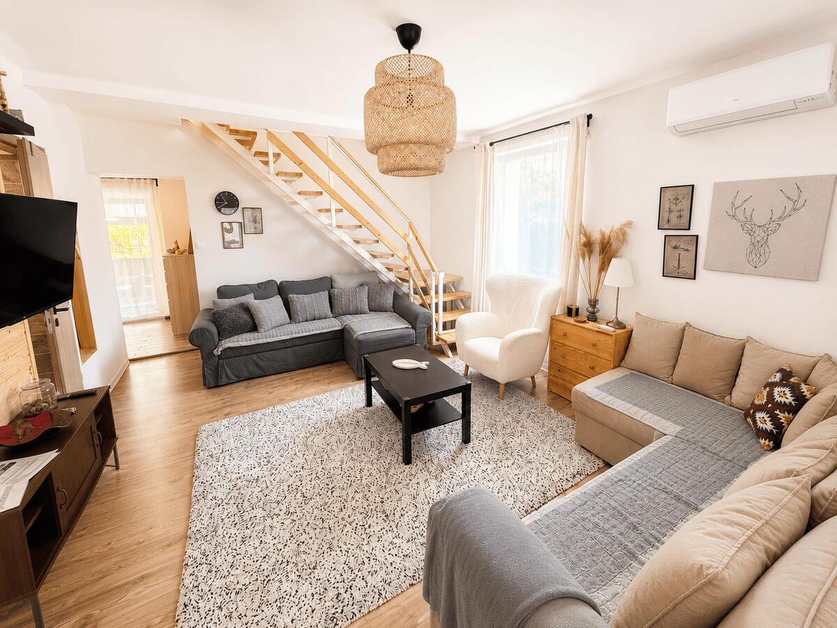 Pinty Paradise Nappali Pinty Paradise Apartman Balatonalmádi